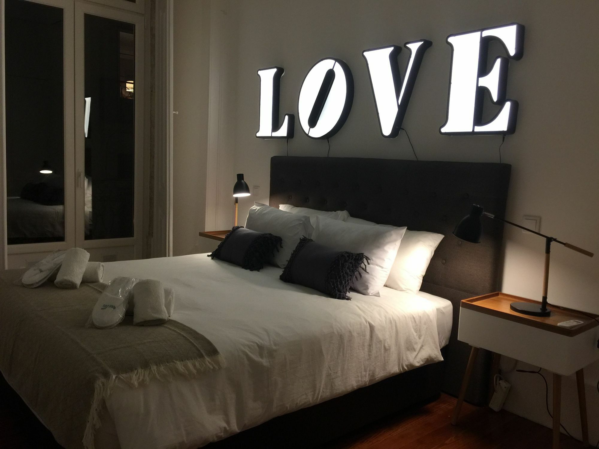 Sweet Inn Apartment - Chiado Luxury 리스본 외부 사진